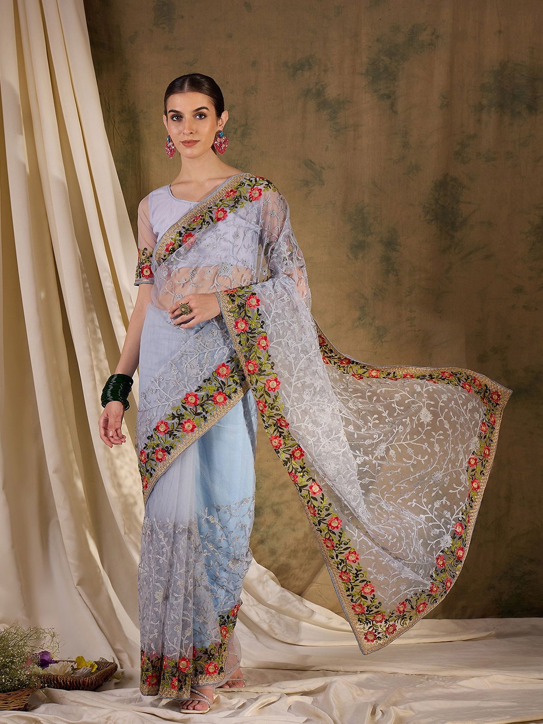 

DEVATITHI Ethnic Motifs Embroidered Net Saree, Grey