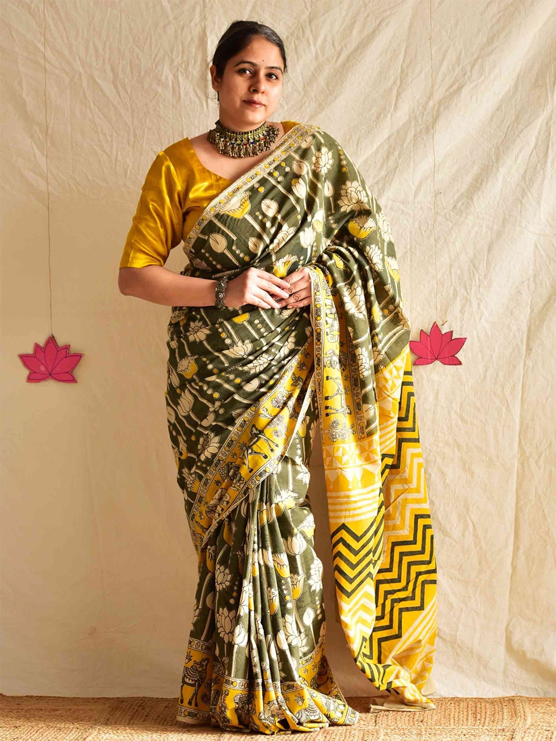 

Sundarii Floral Pure Cotton Saree, Yellow