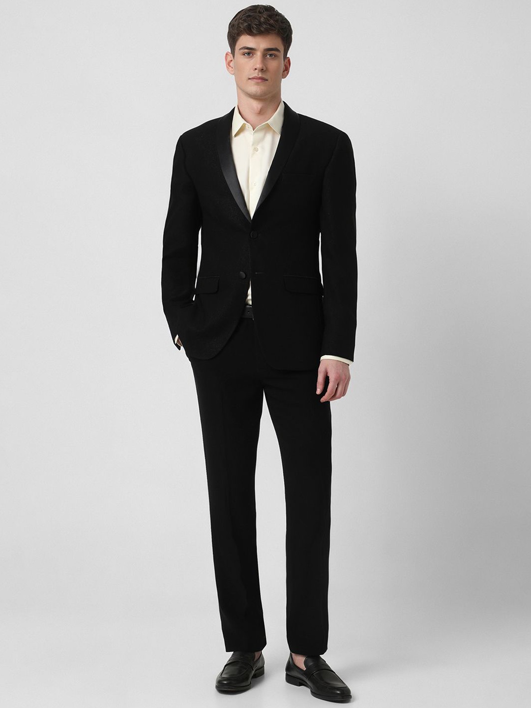 

Peter England Elite Textured Slim Fit Single-Breasted Two Piece Formal Suit, Black