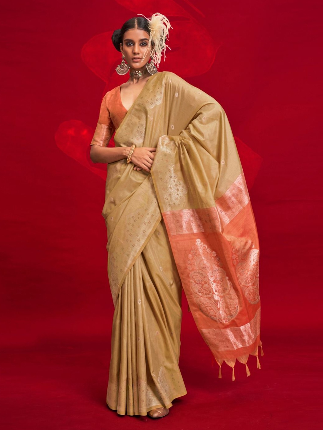 

BLENDIFY Woven Design Banarasi Saree, Cream