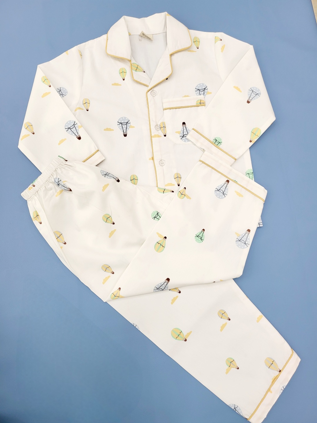 

Freesia Array Kids Graphic Printed Pure Cotton Night suit, White