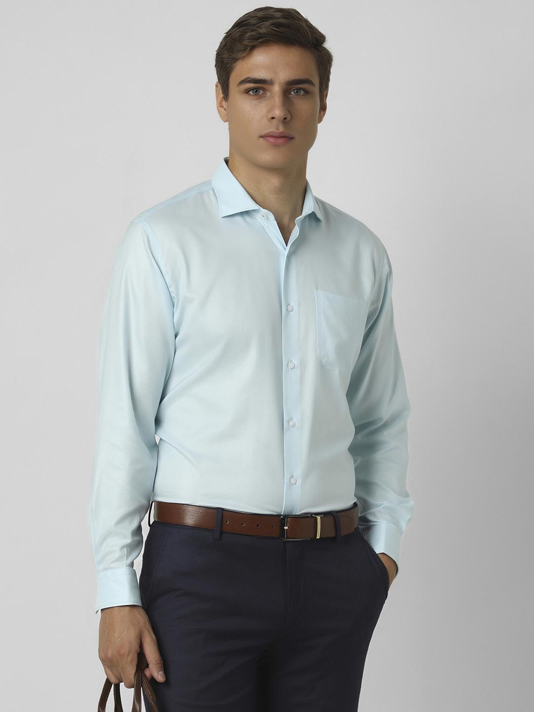 

Van Heusen Men Spread Collar Solid Cotton Formal Shirt, Blue