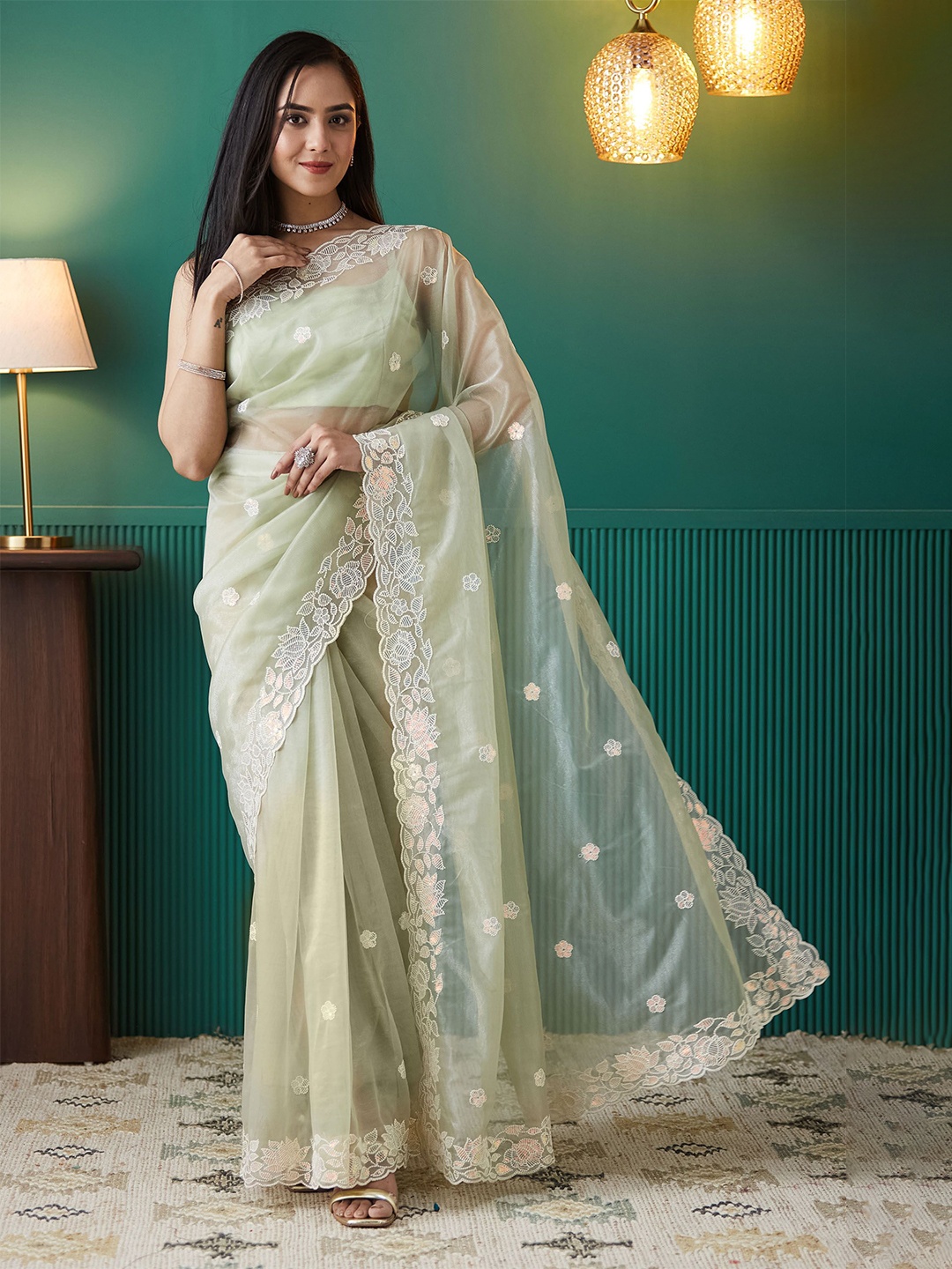 

RACHNA Ethnic Motifs Embroidered Net Saree, Sea green