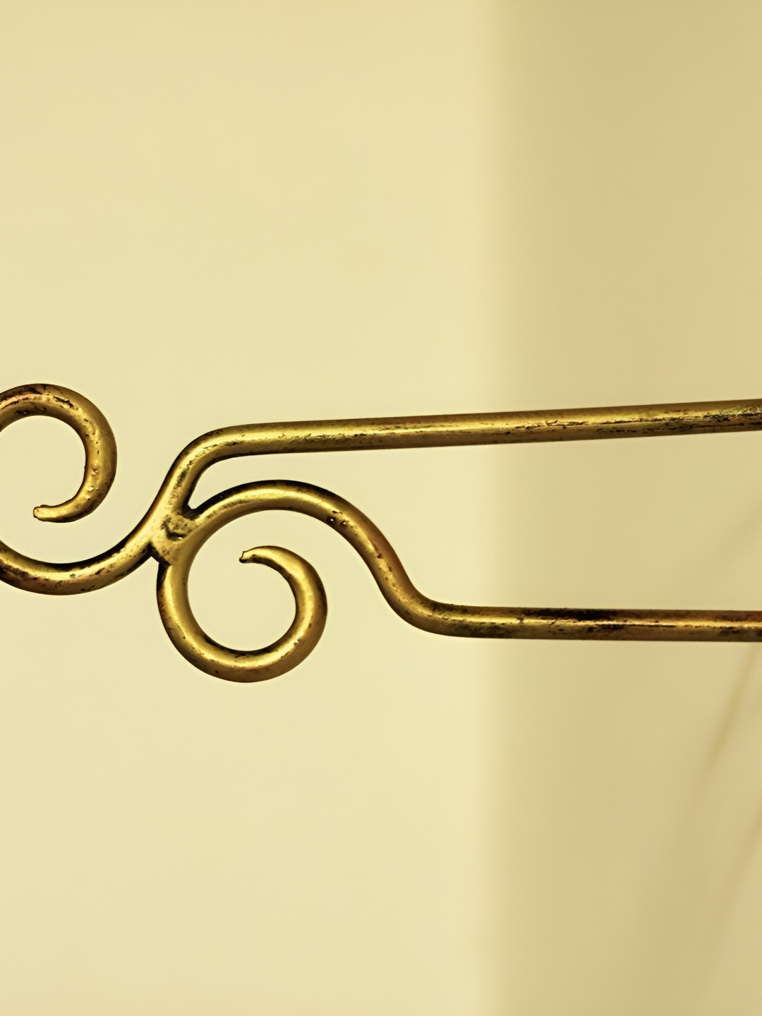 

Sadhubea Bell Art Ankud Set Of 2 Yellow Two Face Wall Mount Hangers, Gold