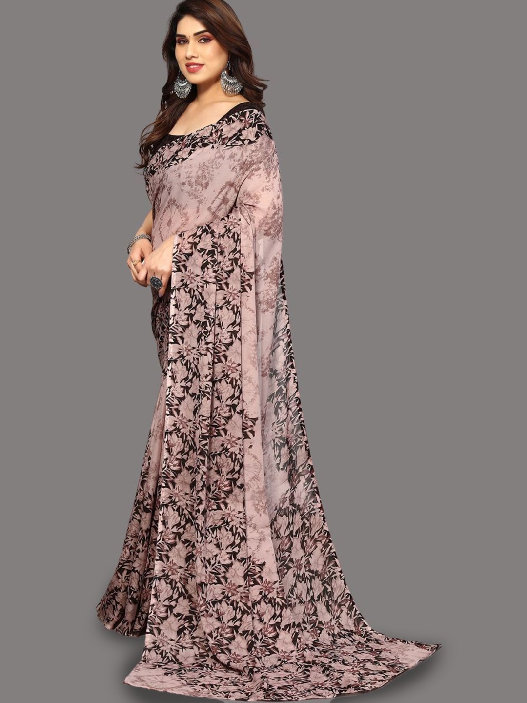 

HERE&NOW Floral Printed Saree, Brown