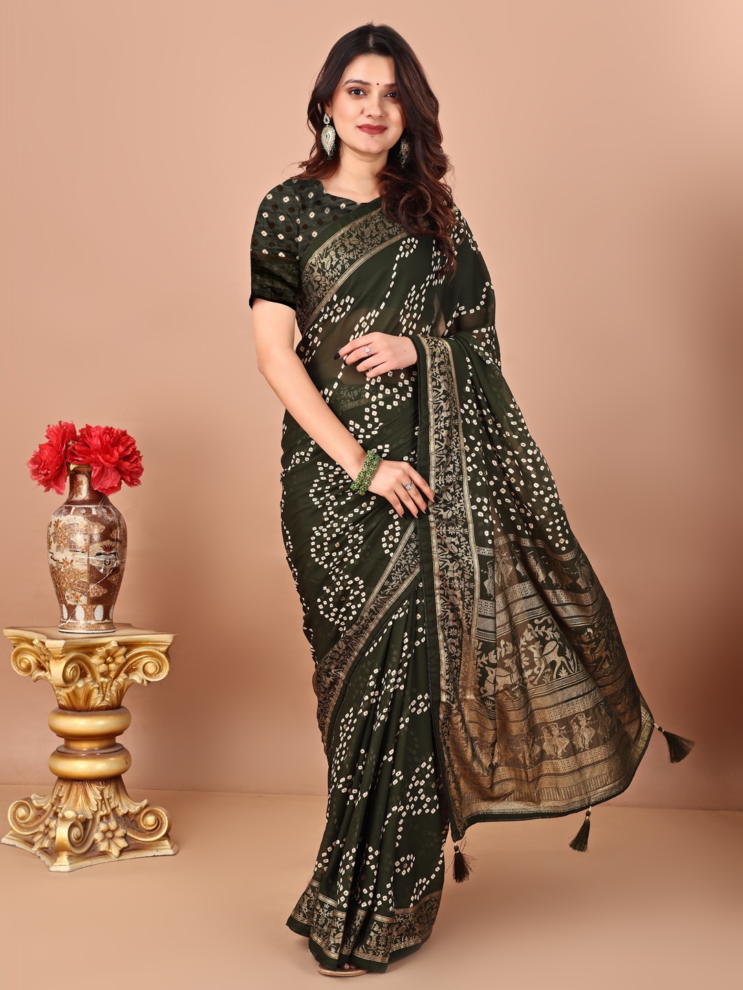 

Panzora Woven Design Bandhani Saree, Green
