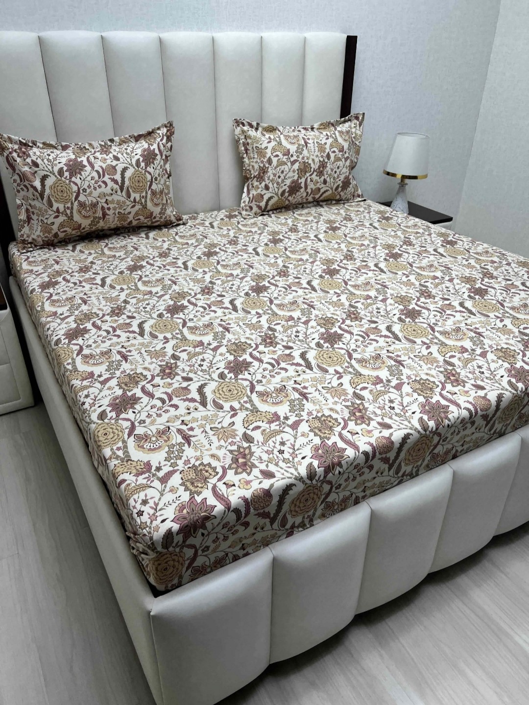 

Pure Decor Royal Passion White 300 TC Pure Cotton Queen Bedsheet Set 2.28 m x 2.54 m