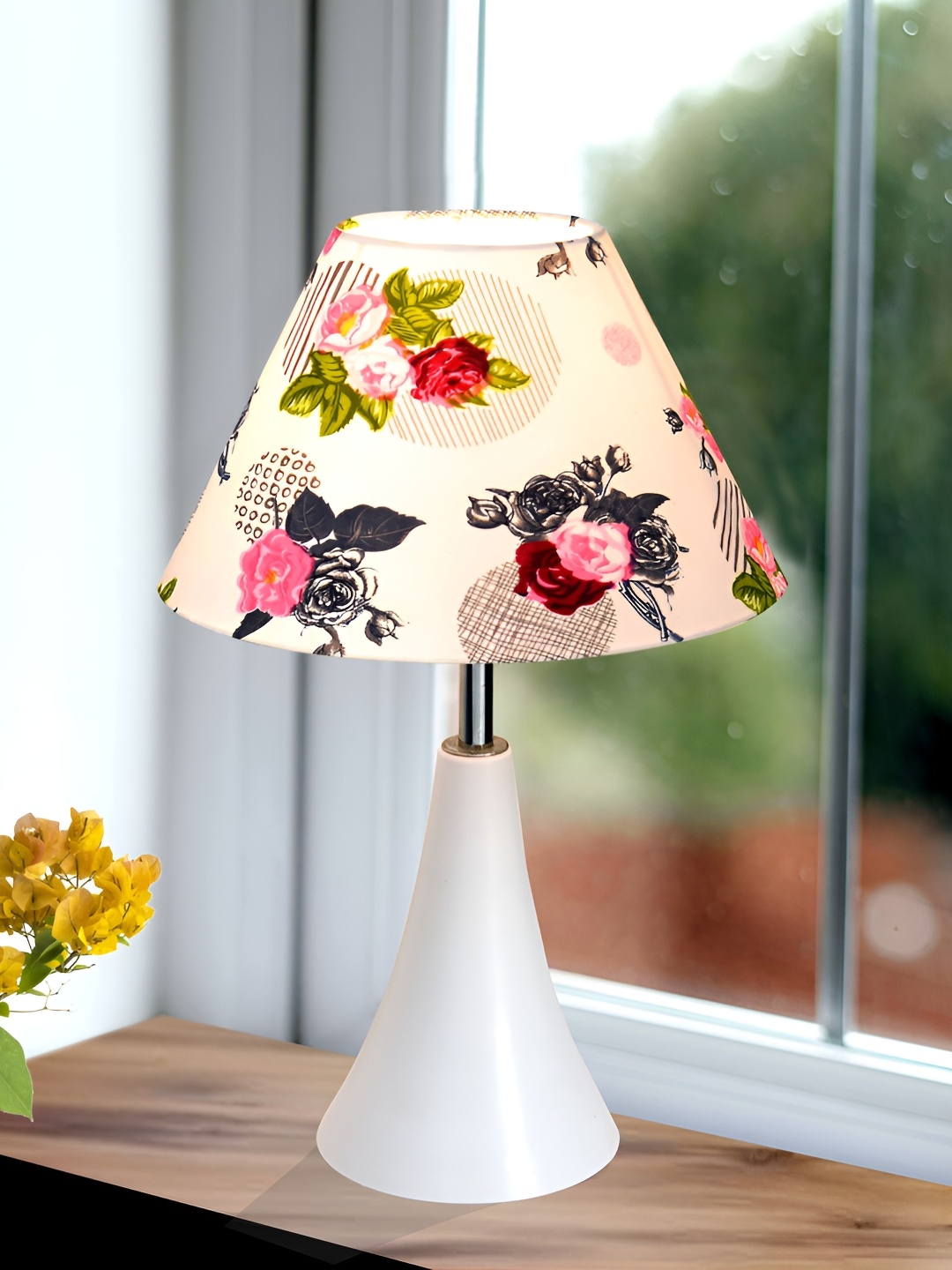 

Homesake Rose Metal Industrial Frusturical Shaped Table Lamp