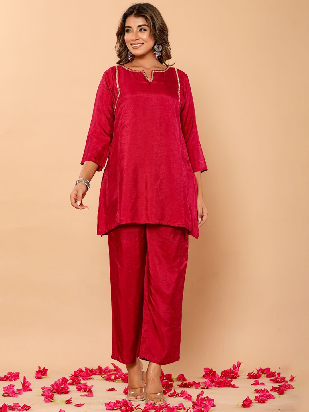 

Do Dhaage Notch Neck Beads and Stones Straight Kurti With Trouser, Pink
