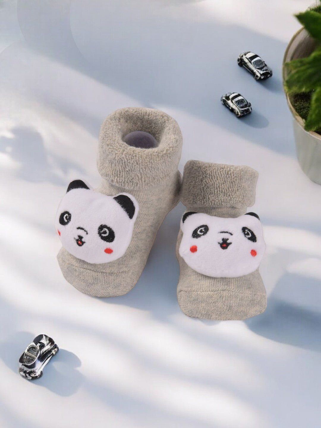 

Yellow Bee Boys 3D Panda Face Ankle Length Cotton Socks, Grey