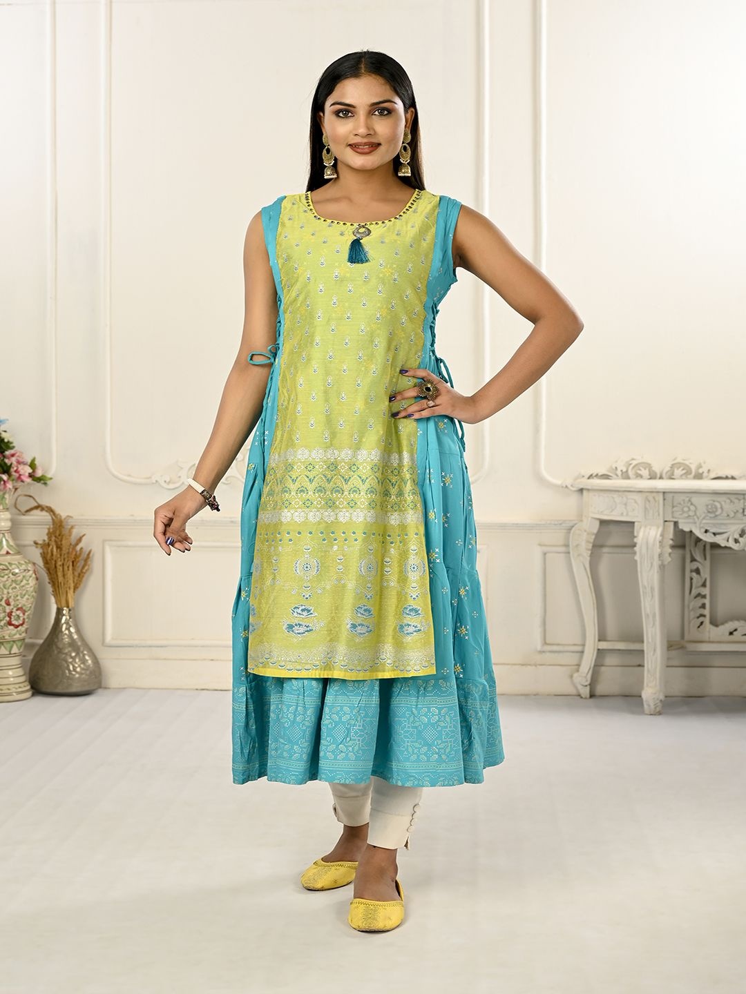 

Krimmple Ethnic Motifs Printed Sleeveless Layered A-Line Kurtas, Green