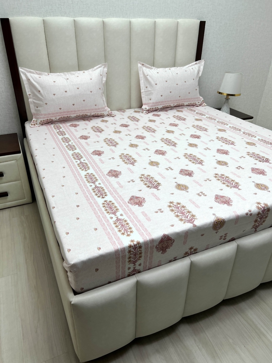 

Pure Decor Royal Passion White Printed Cotton 350 TC Queen Bedsheet Set- 2.28 m x 2.54 m