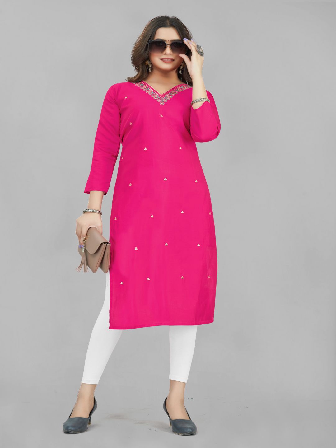 

ASTEYAM Floral Embroidered V-Neck Kurta, Pink