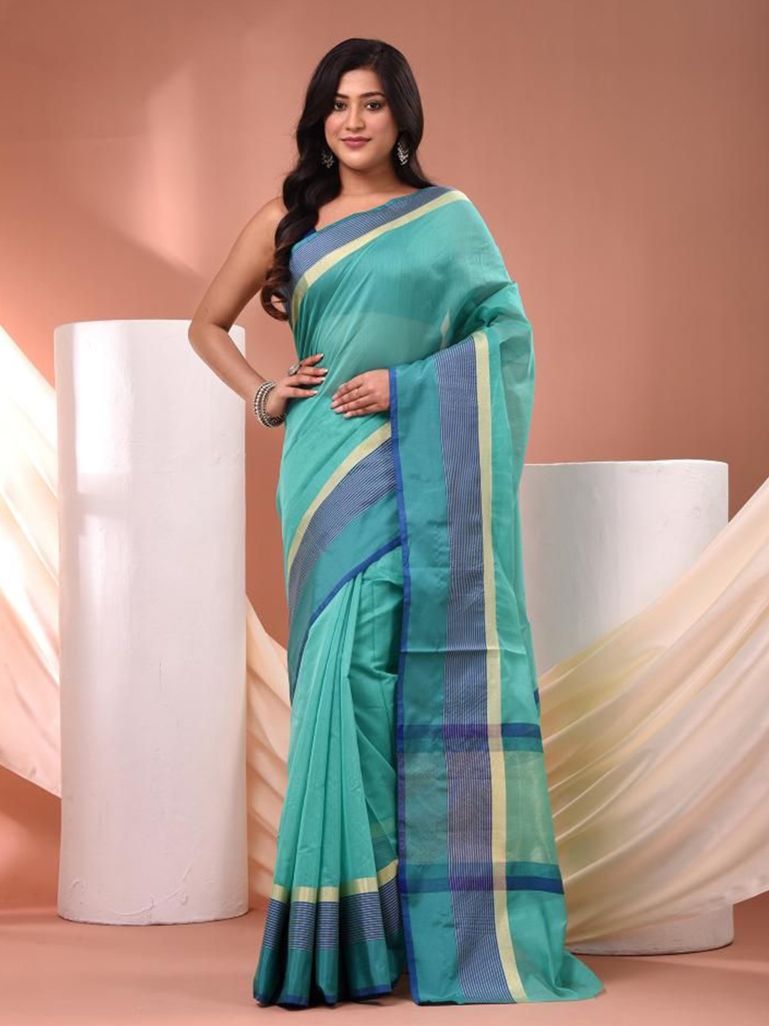 

VIBHAVARI Silk Cotton Saree, Green