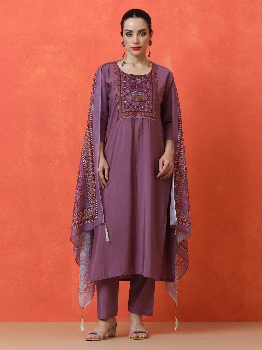 

Jaipur Kurti Floral Printed Round Neck Gotta Patti Straight Kurta With Trousers & Dupatta, Lavender