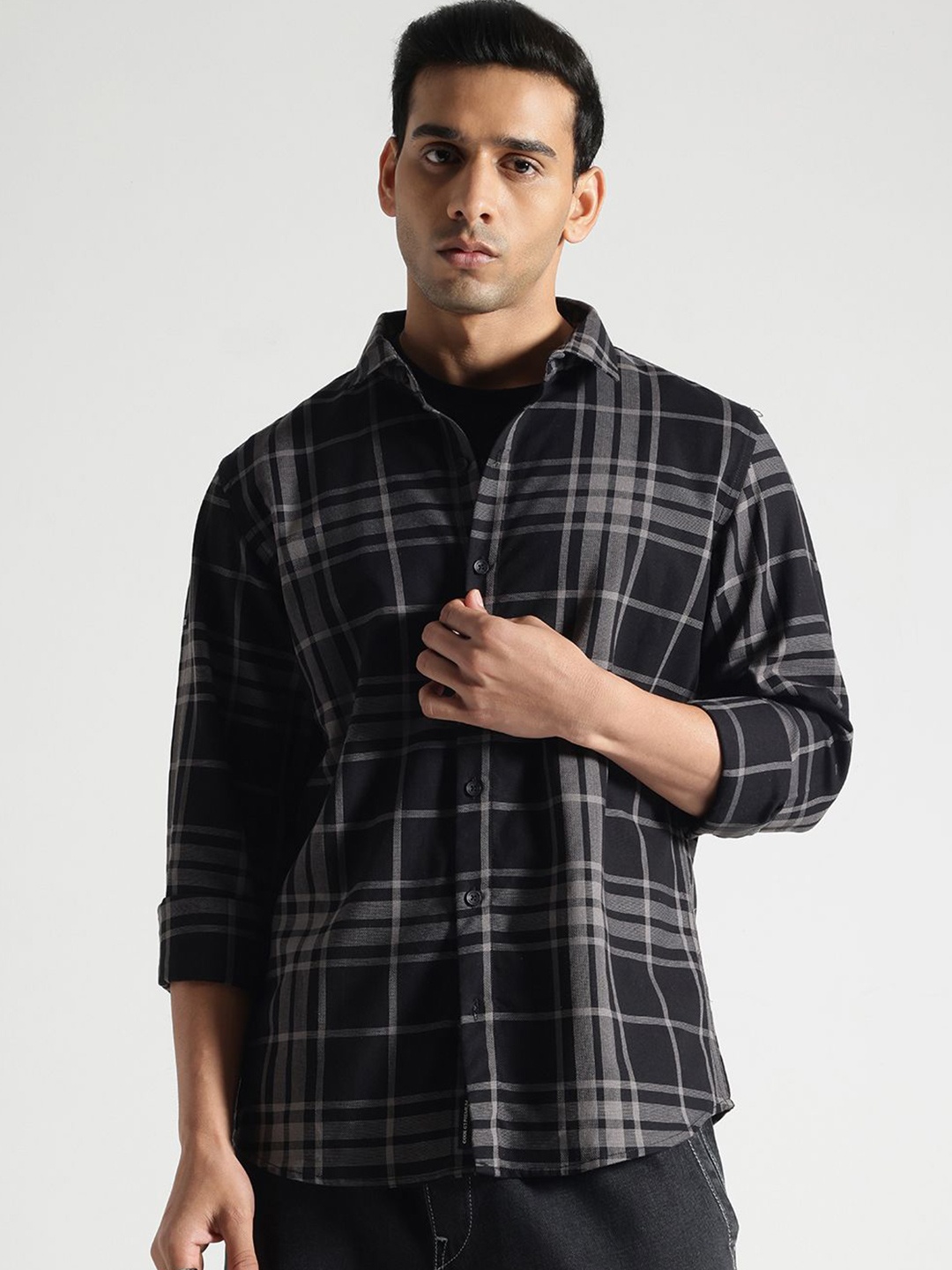 

Code 61 Men Standard Slim Fit Shepherd Checks Opaque Checked Casual Shirt, Black