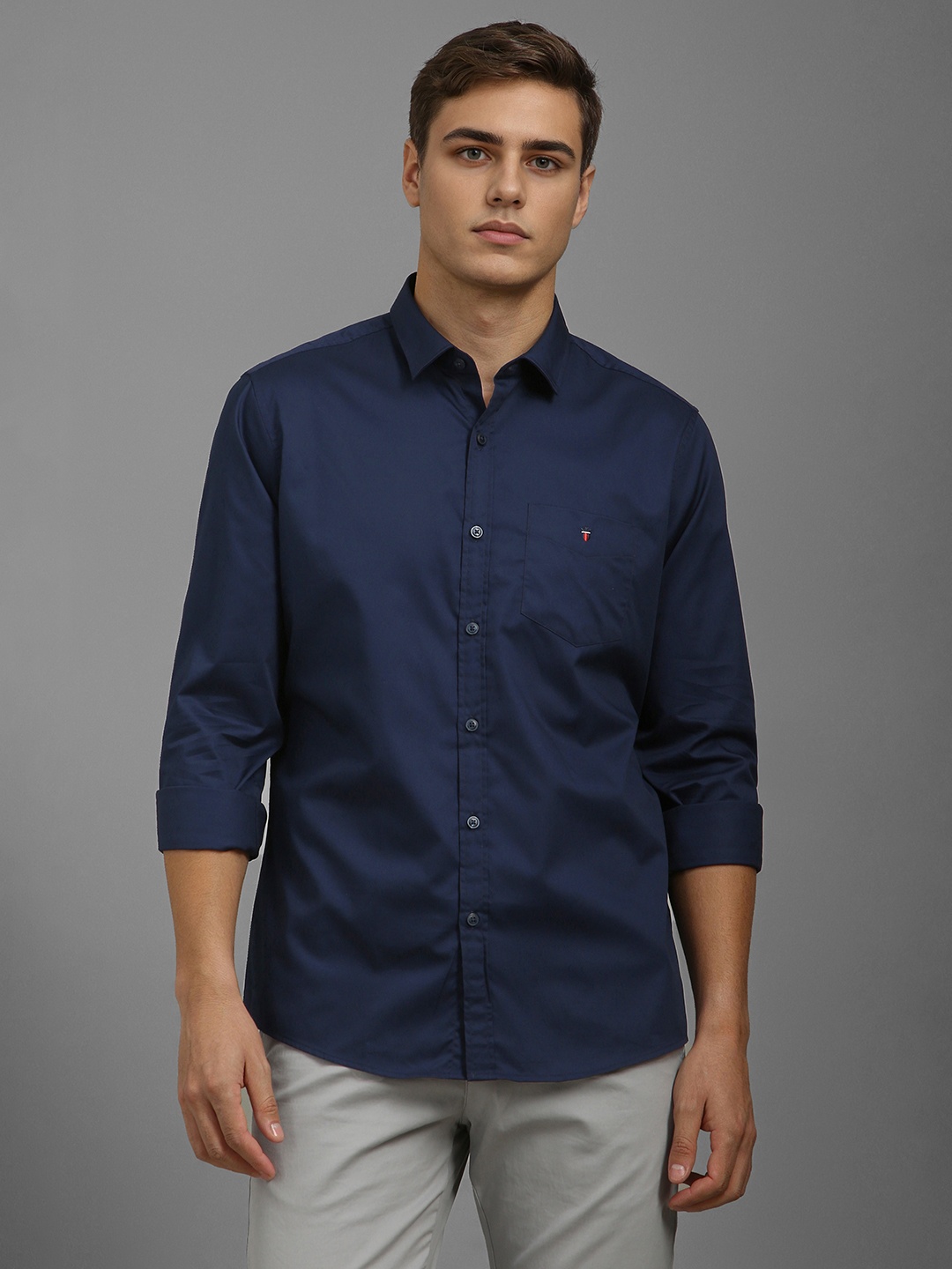 

Louis Philippe Sport Men Slim Fit Solid Casual Shirt, Navy blue