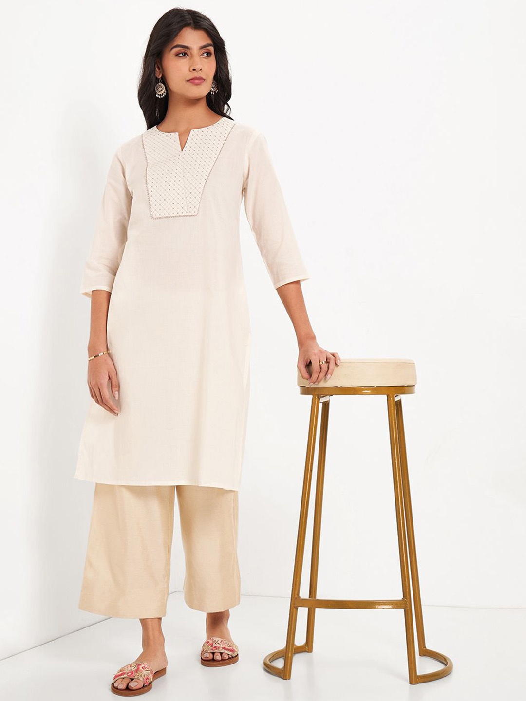 

RANGMANCH BY PANTALOONS Sequinned Yoke Design Notch Neck Pure Cotton Kurta, White