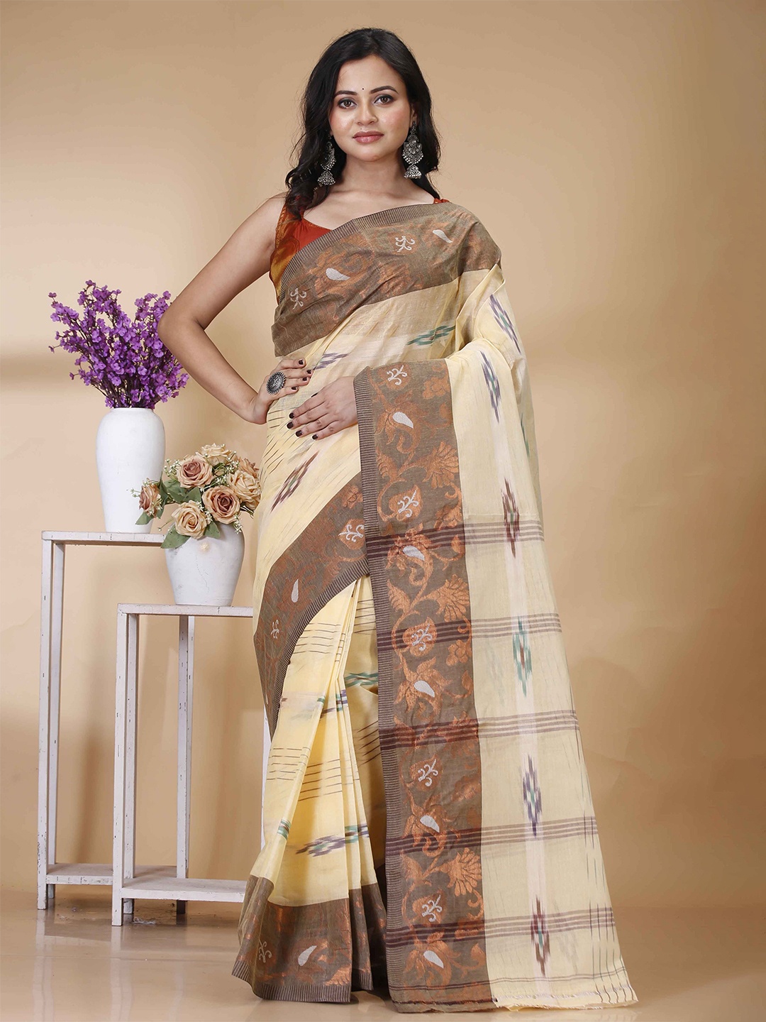 

SRILOK Woven Design Pure Cotton Taant Saree, Cream