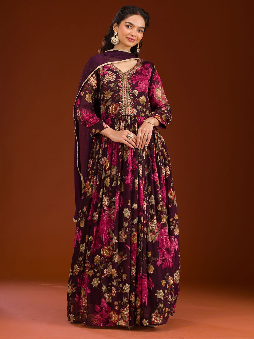 

Koskii Women Floral Printed Regular Sequinned Kurta with Trousers & With Dupatta, Burgundy
