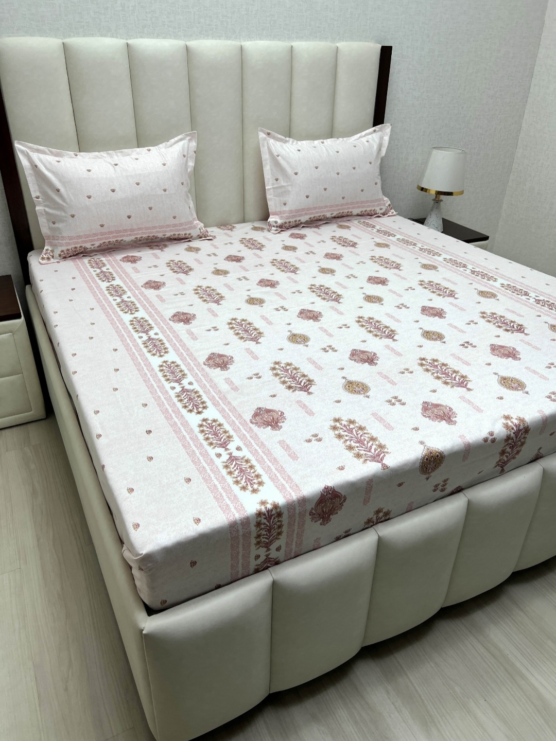 

Pure Decor Royal Passion White Floral 250 TC Pure Cotton Queen Bedsheet 2.28 m x 2.54 m