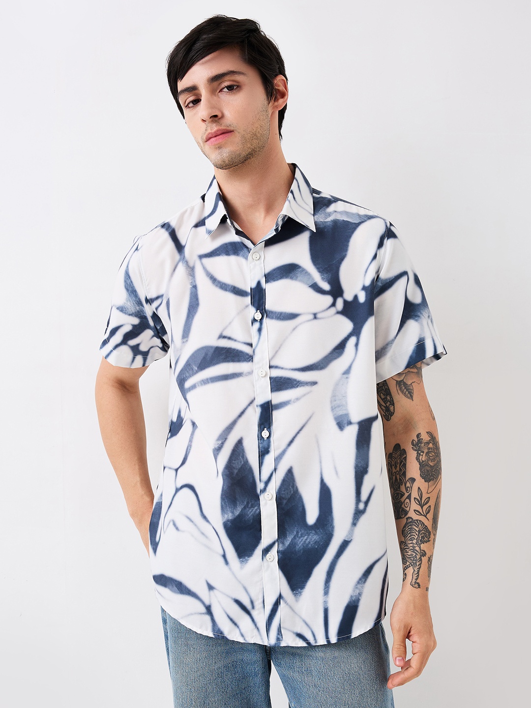 

SPYKAR Men Spread Collar Abstract Printed Casual Shirt, White