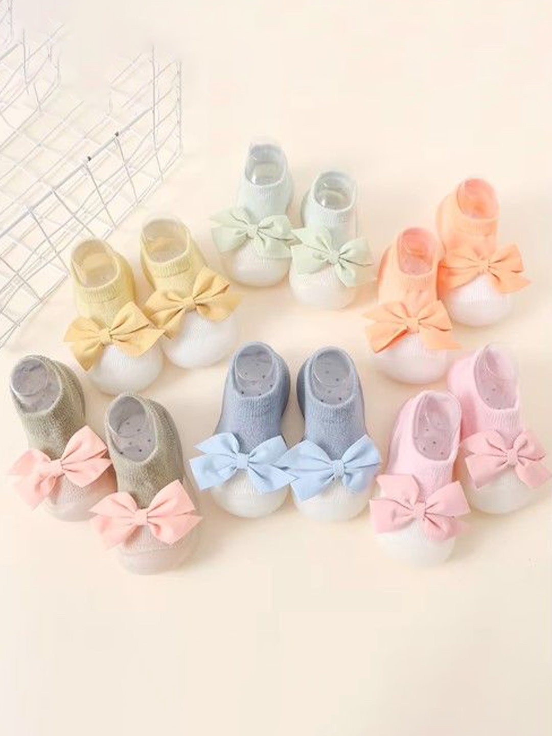 

NESKA MODA Girls Set of 6 Cotton Booties, Green