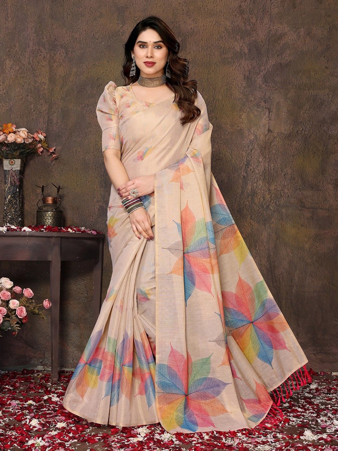 

KALINI Floral Chanderi Saree, Cream