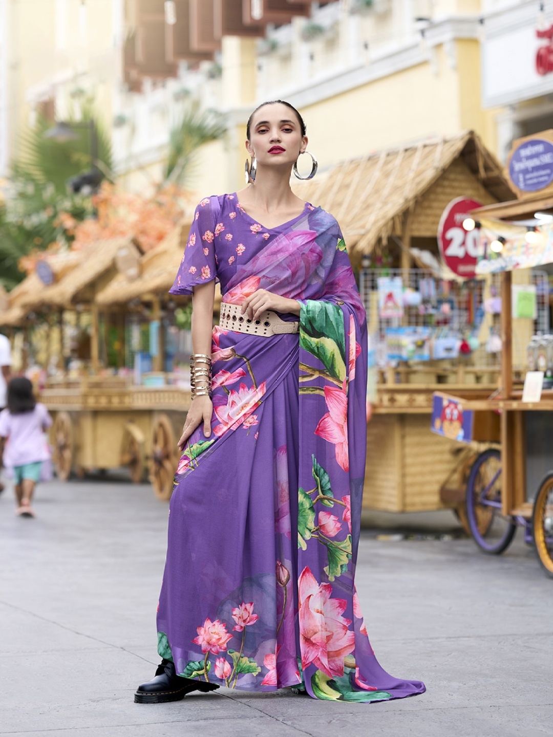 

AVANSHEE Floral Printed Pure Georgette Saree, Purple