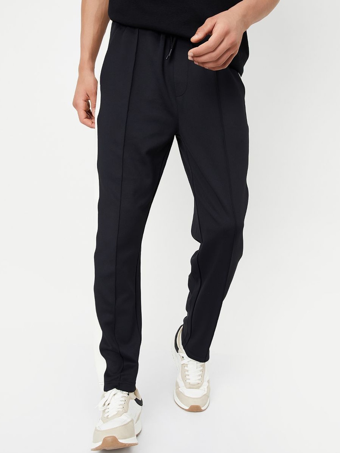 

max Men Mid Rise Track Pants, Black
