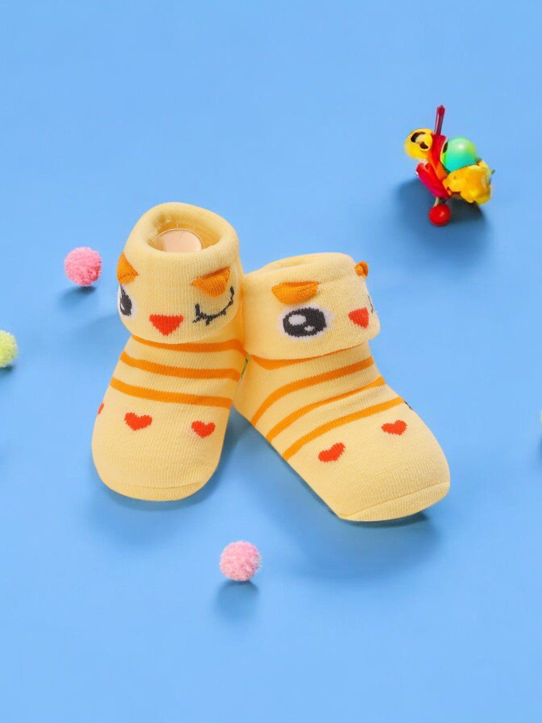 

Yellow Bee Girls Printed Cotton Ankle Length Socks
