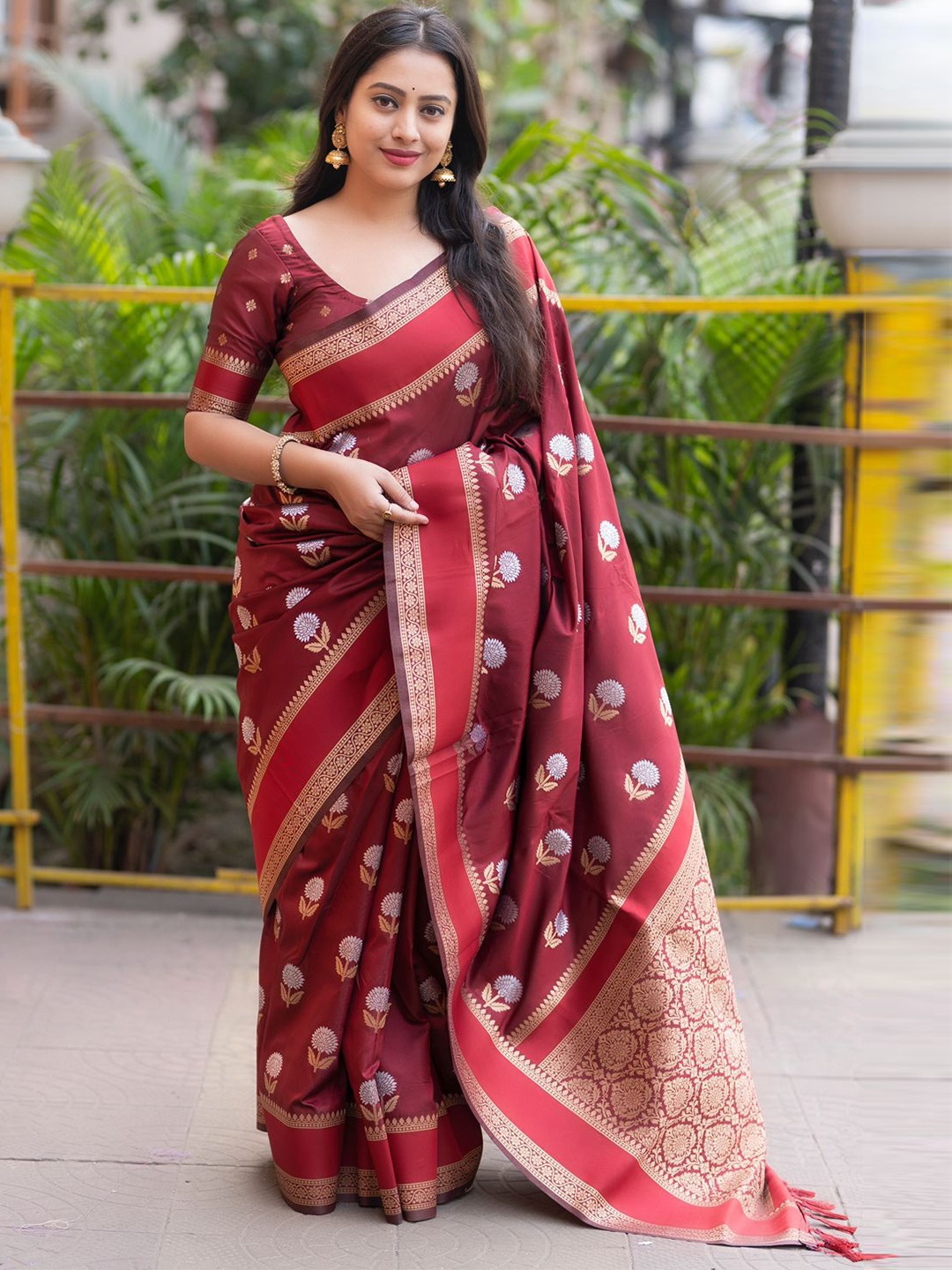 

Mitera Woven Design Printed Zari Saree, Maroon