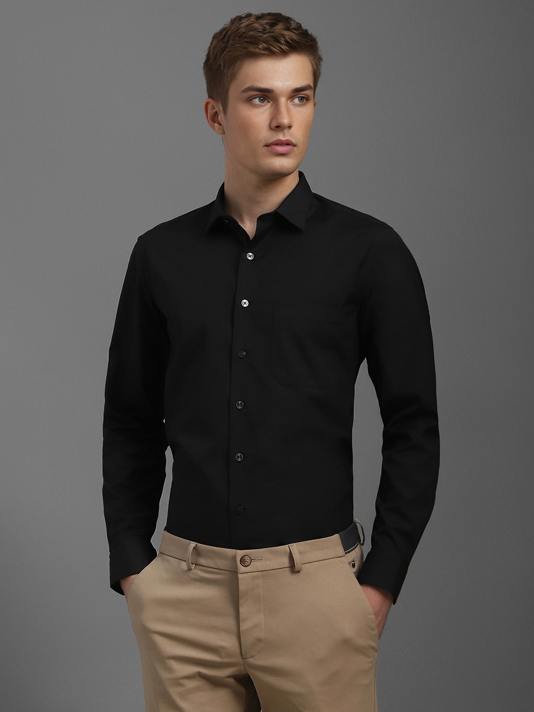 

Louis Philippe Men Slim Fit Spread Collar Solid Cotton Formal Shirt, Black