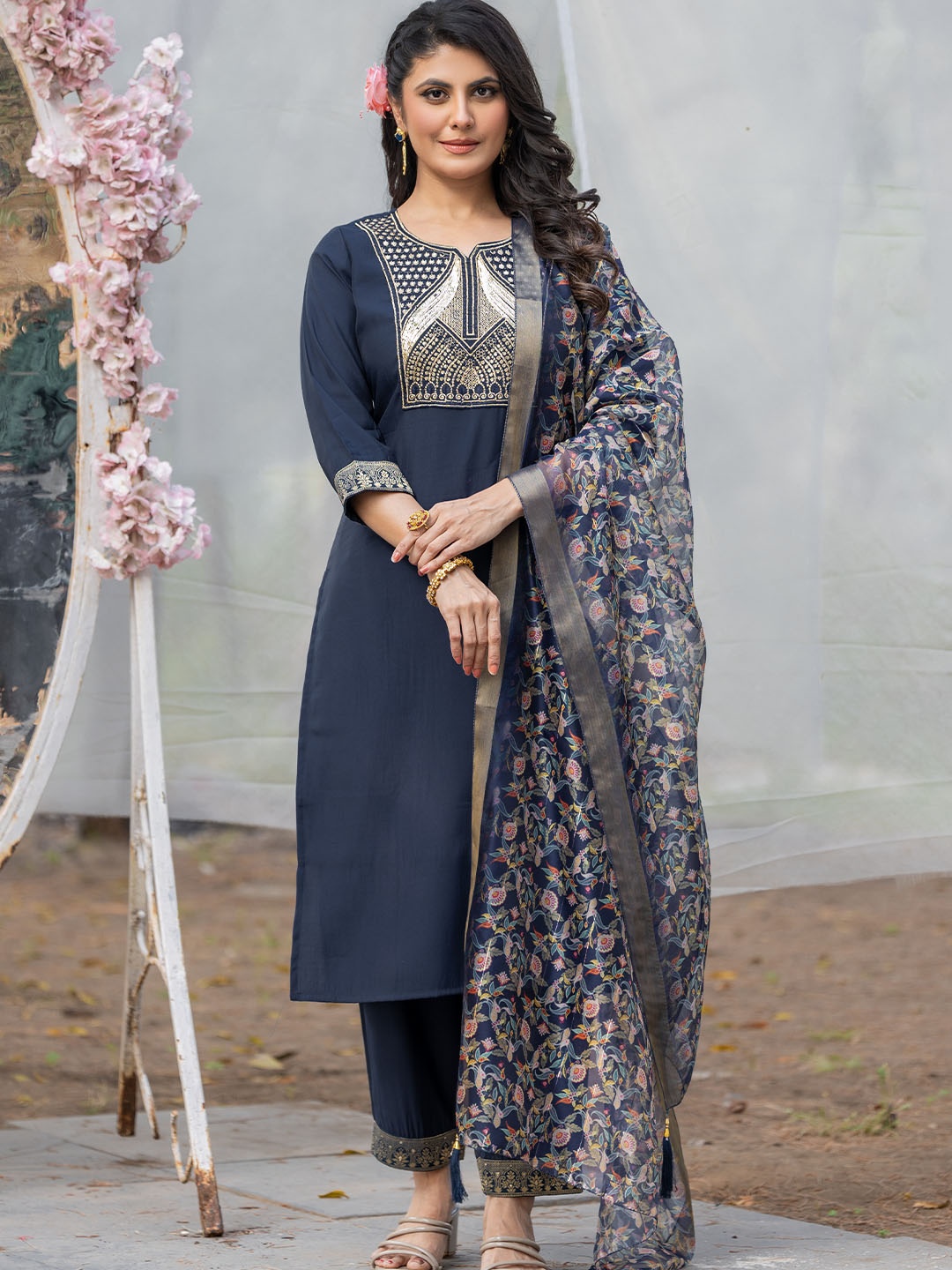 

BLACK SCISSOR Women Ethnic Motifs Embroidered Regular Sequinned Kurta with Trousers & With Dupatta, Navy blue