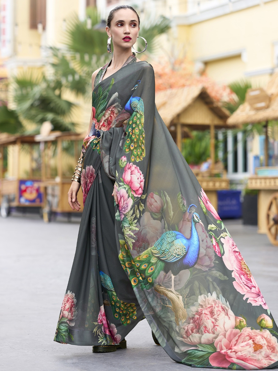 

AVANSHEE Floral Printed Pure Georgette Saree, Grey