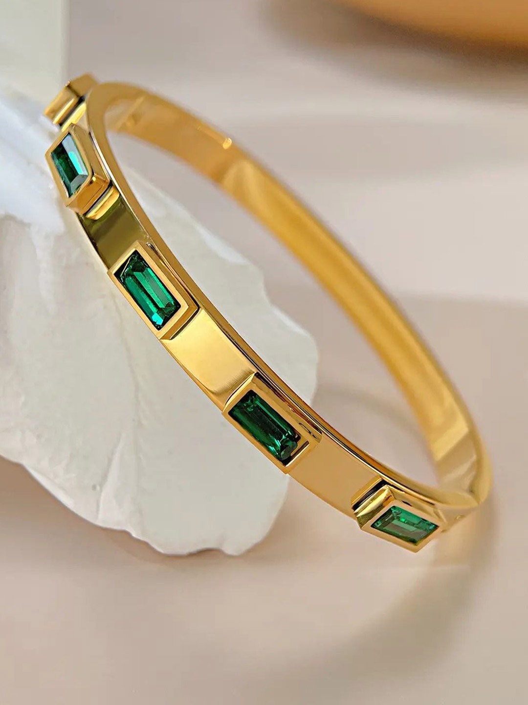 

DressBerry Gold-Plated Bangle-Style Bracelet