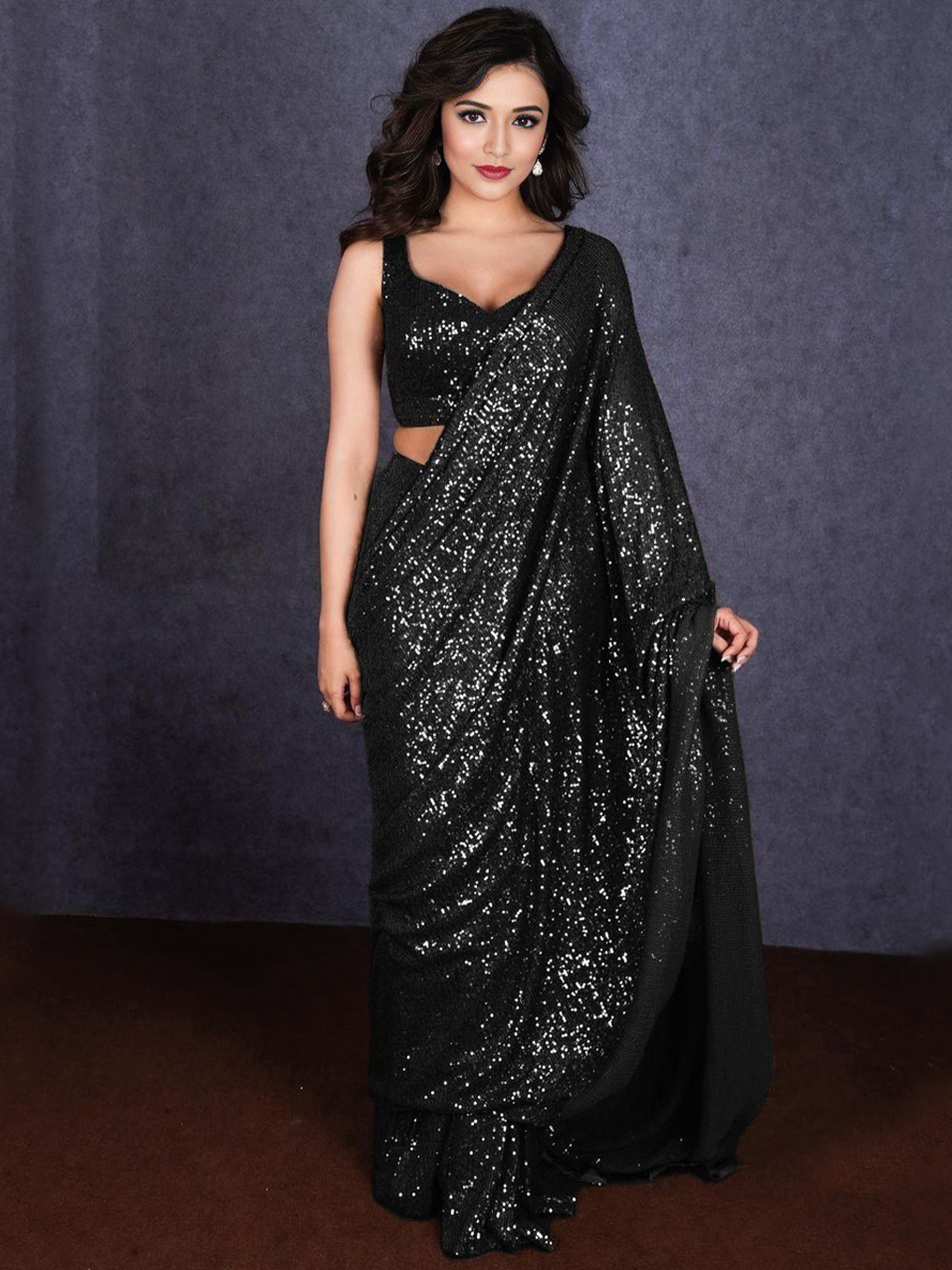 

ANJANI TEXTILE Embellished Sequinned Saree, Black