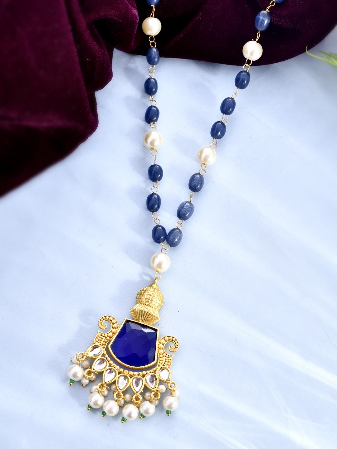 

Silvermerc Designs Gold-Plated Pearls Beaded Necklace