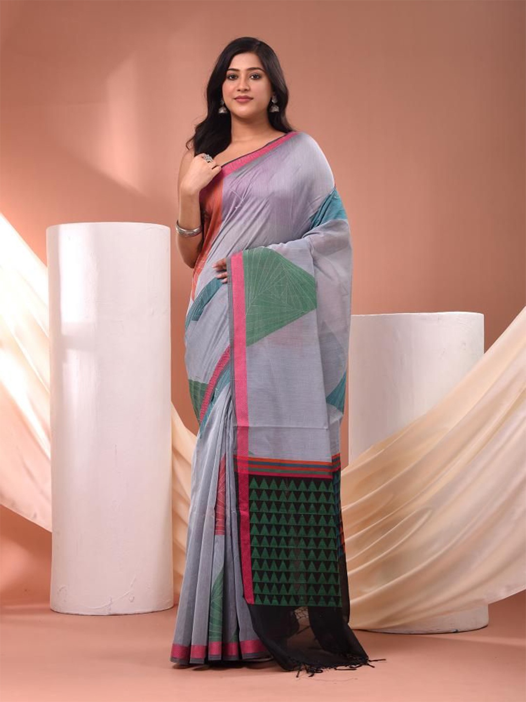 

VIBHAVARI Saree, Grey