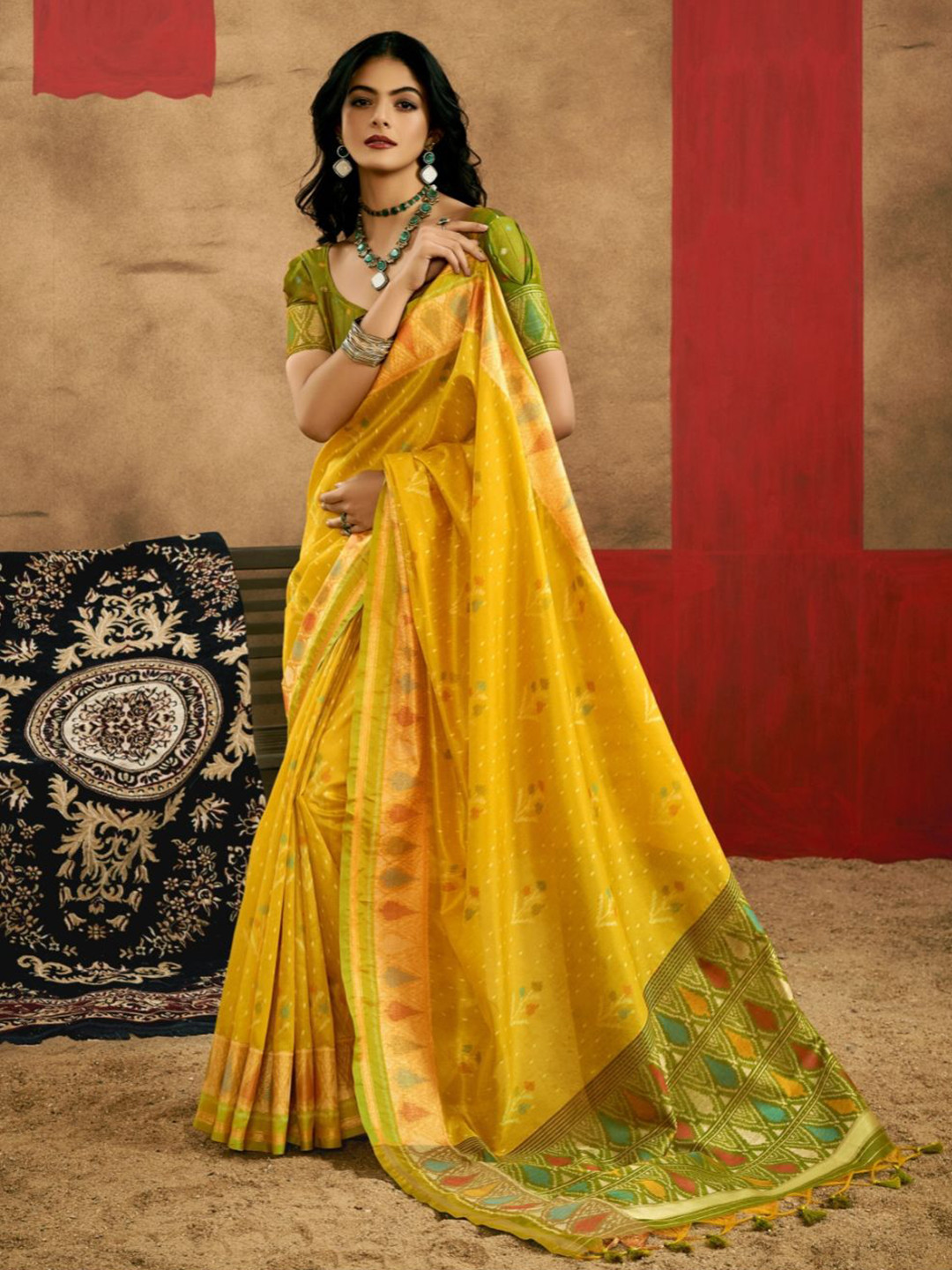 

BLENDIFY Women Ethnic Motifs Zari Saree With Blouse Piece, Yellow
