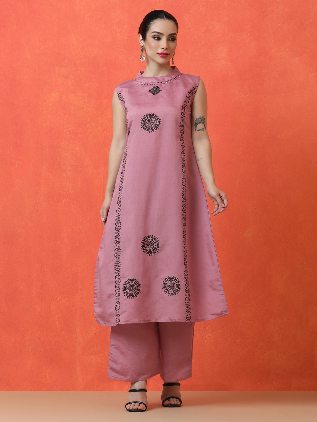 

Jaipur Kurti Floral Printed Sleeveless Sequinned A-Line Kurta With Palazzos, Pink