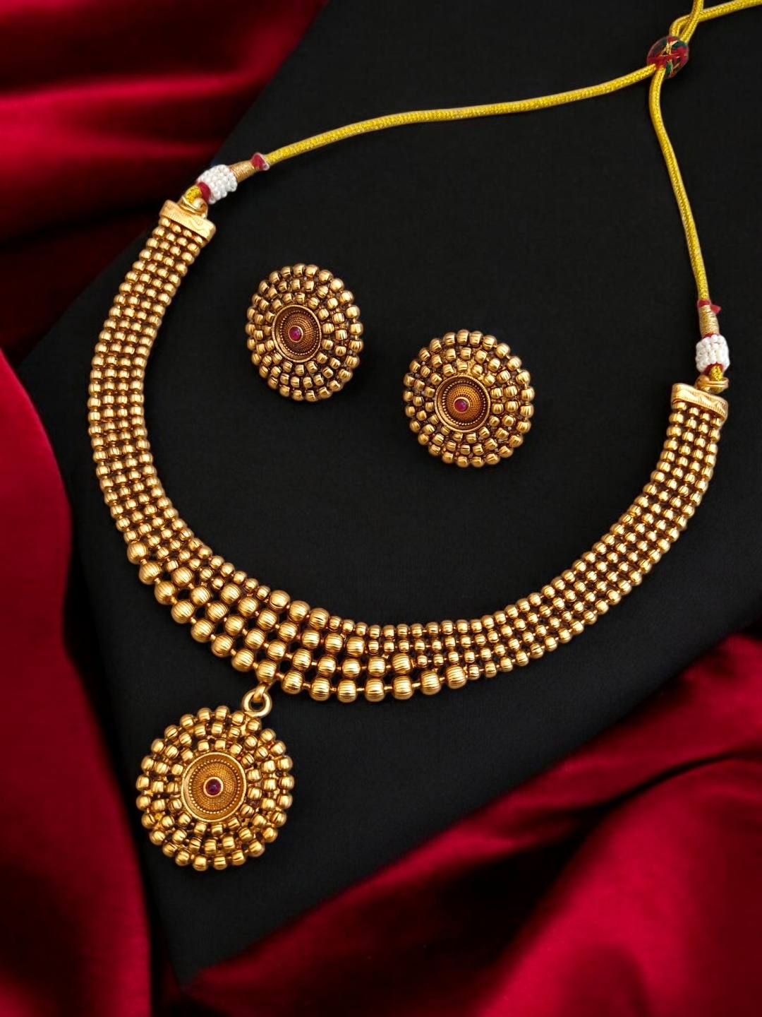 

Pihtara Jewels Gold-Plated Stone Studded & Beaded Jewellery Set