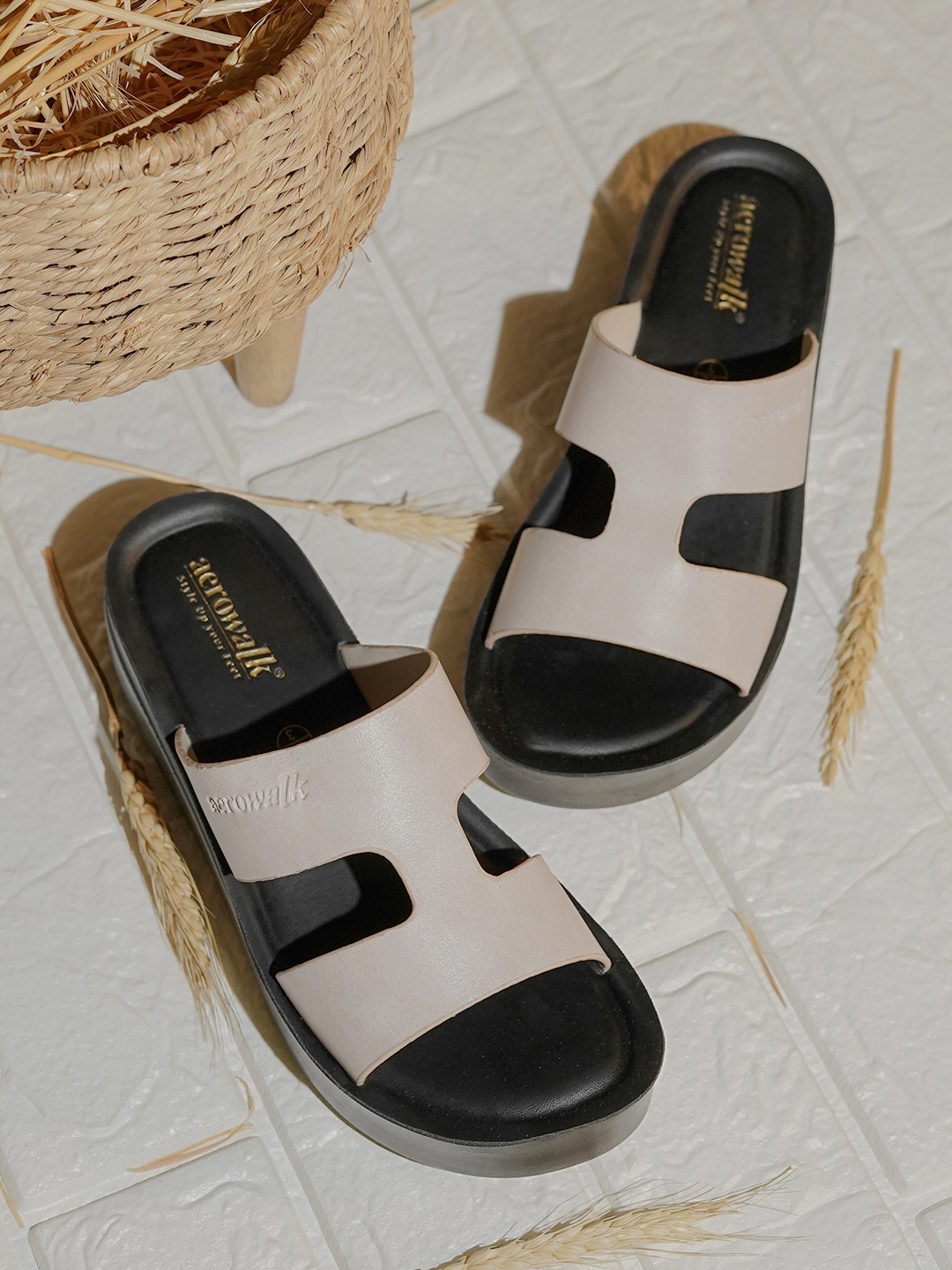 

Aerowalk Women Platform Sandals, Off white