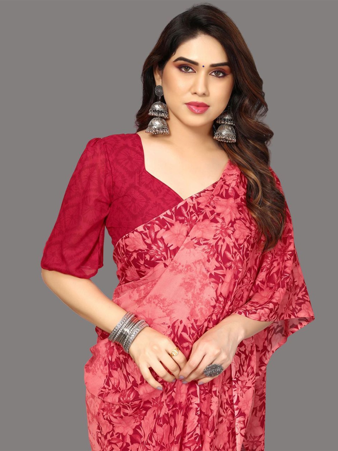 

HERE&NOW Floral Printed Saree With Blouse Piece, Red