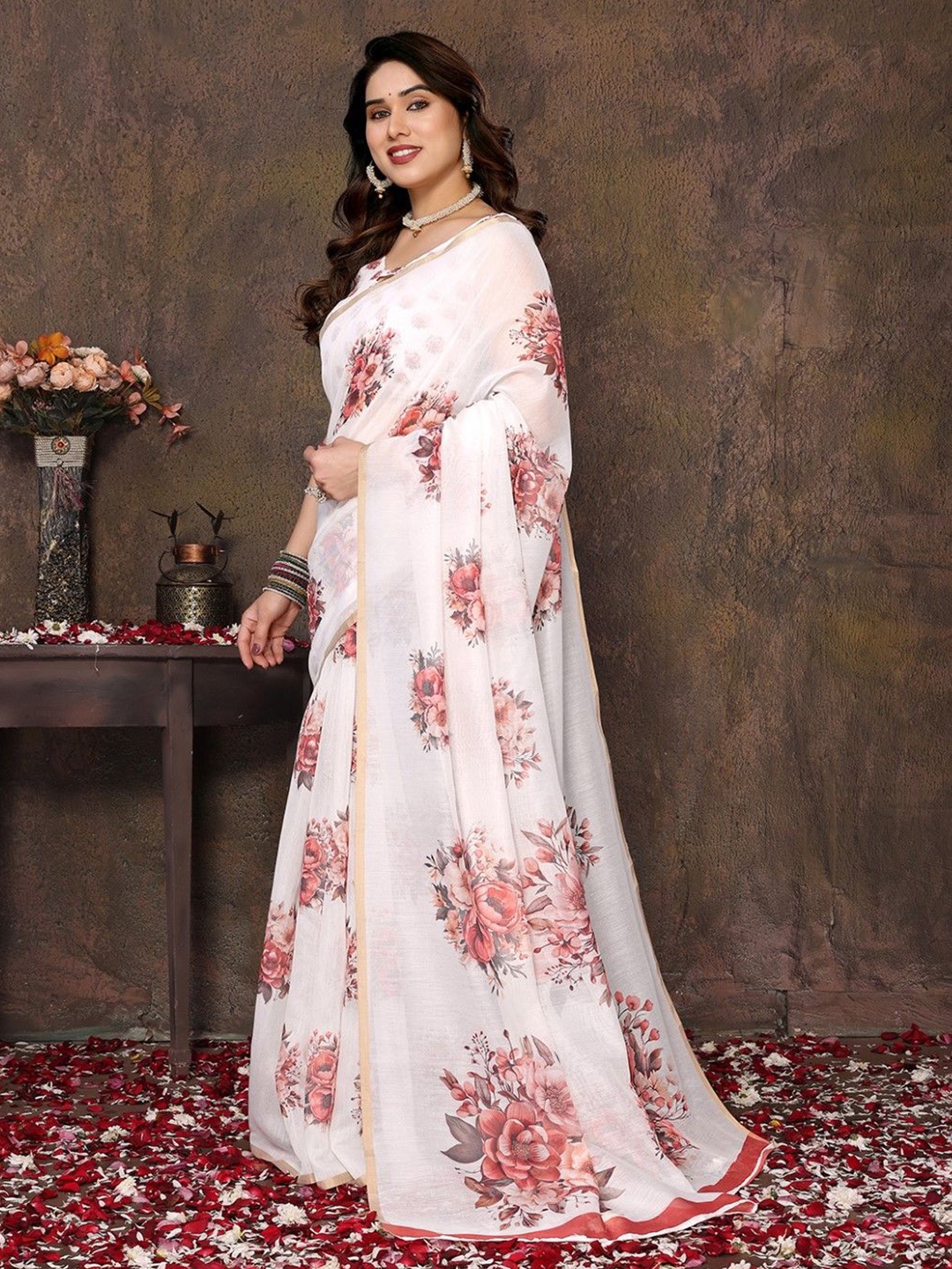 

KALINI Floral Zari Chanderi Saree, White