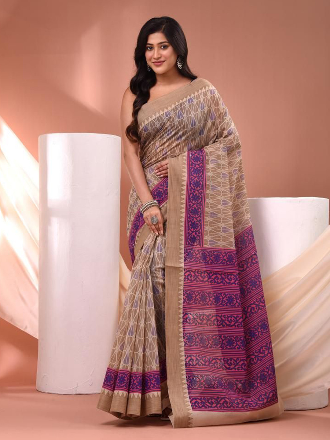 

VIBHAVARI Floral Saree, Beige