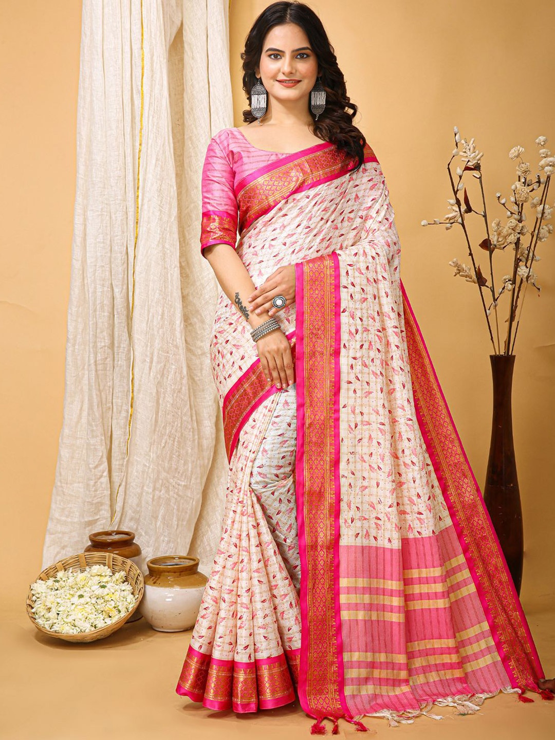 

Anouk Rustic Ethnic Motifs Zari Silk Blend Sungudi Saree, Off white