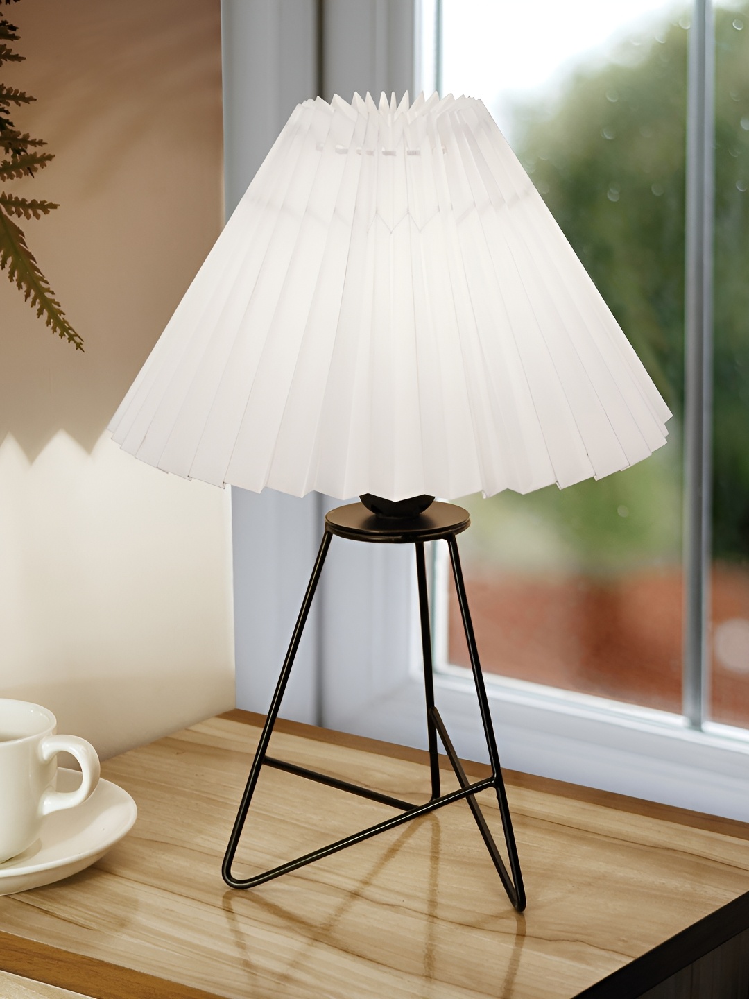 

Homesake White Metal Industrial Frusturical Shaped Table Lamp