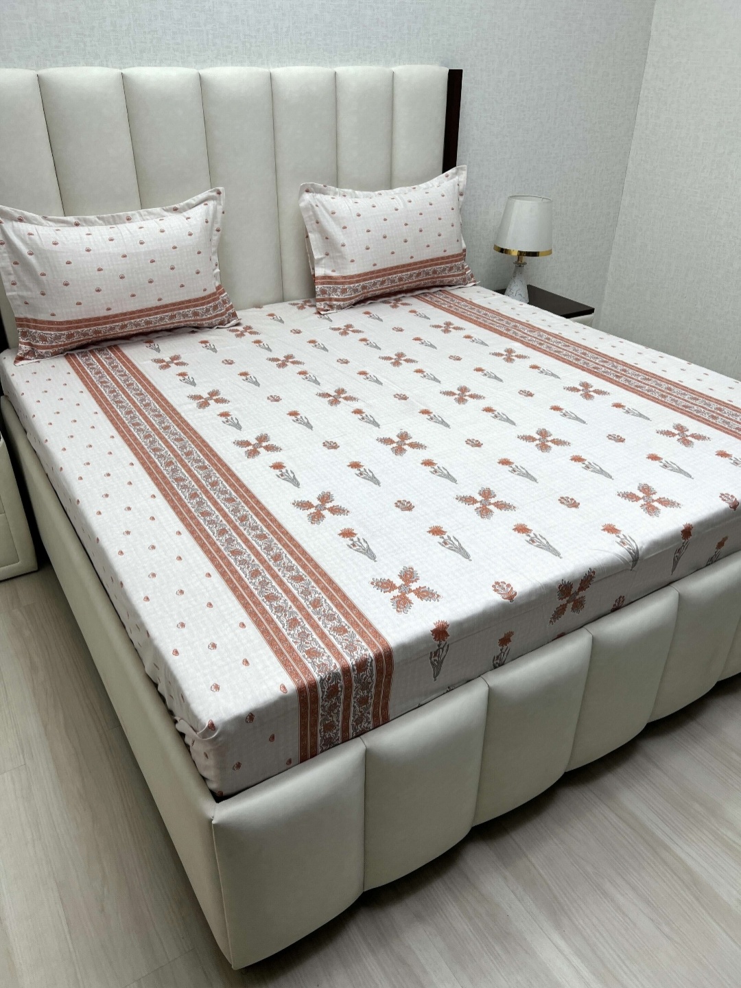

Pure Decor Pink & White Floral 300 TC Queen Bedsheet Set- 2.28 m x 2.54 m