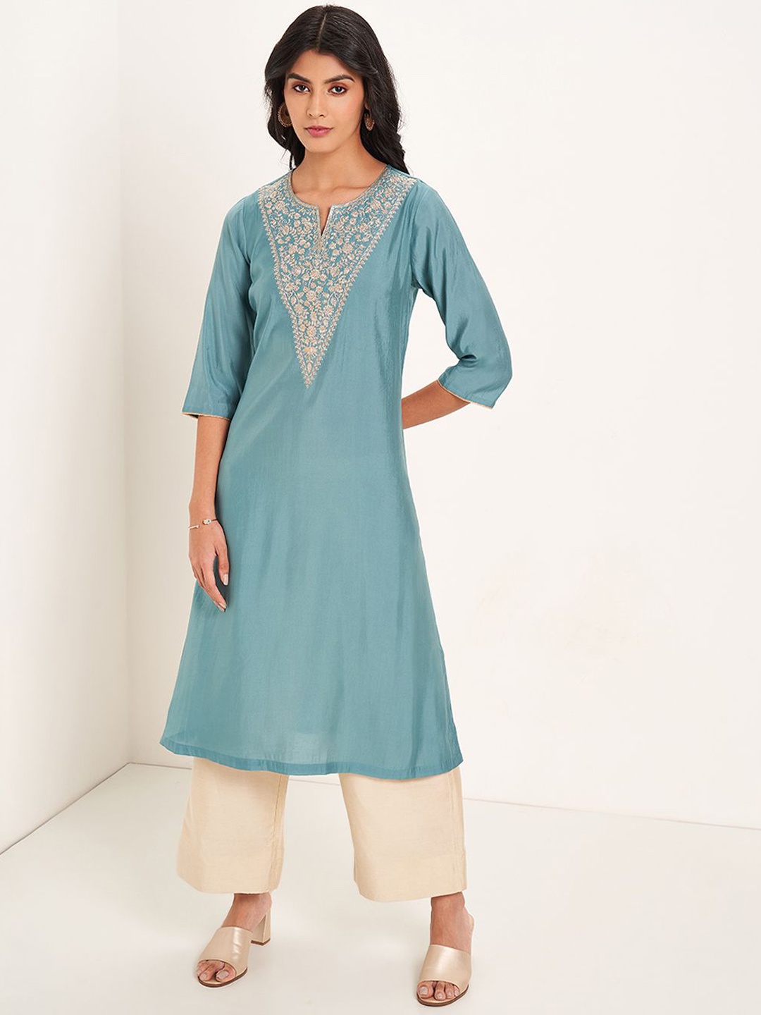 

RANGMANCH BY PANTALOONS Floral Yoke Design Notch Neck Zari Straight Kurtas, Turquoise blue